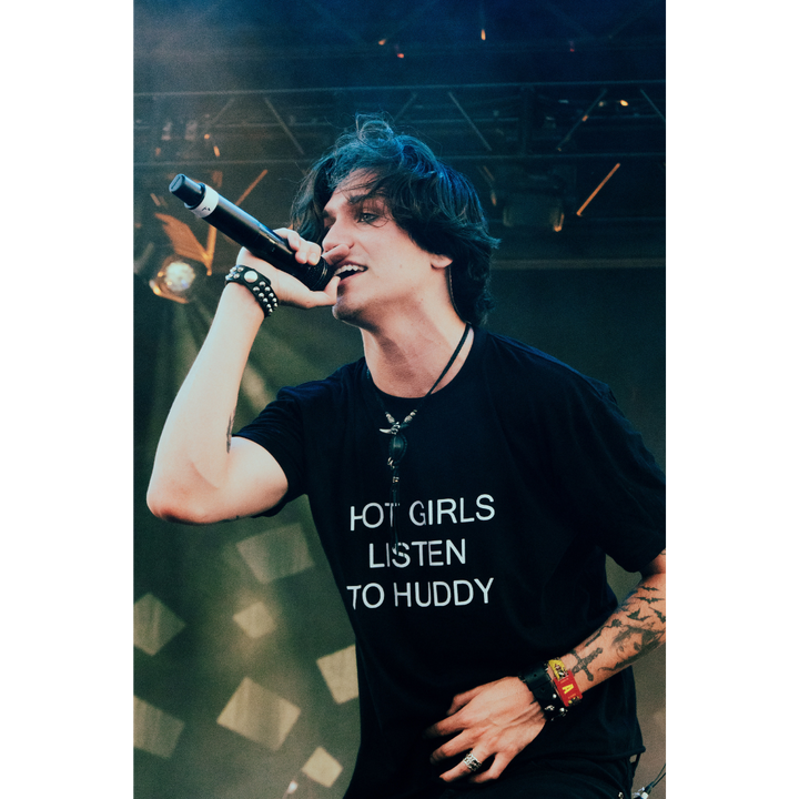Hot Girls Listen To Huddy Tee